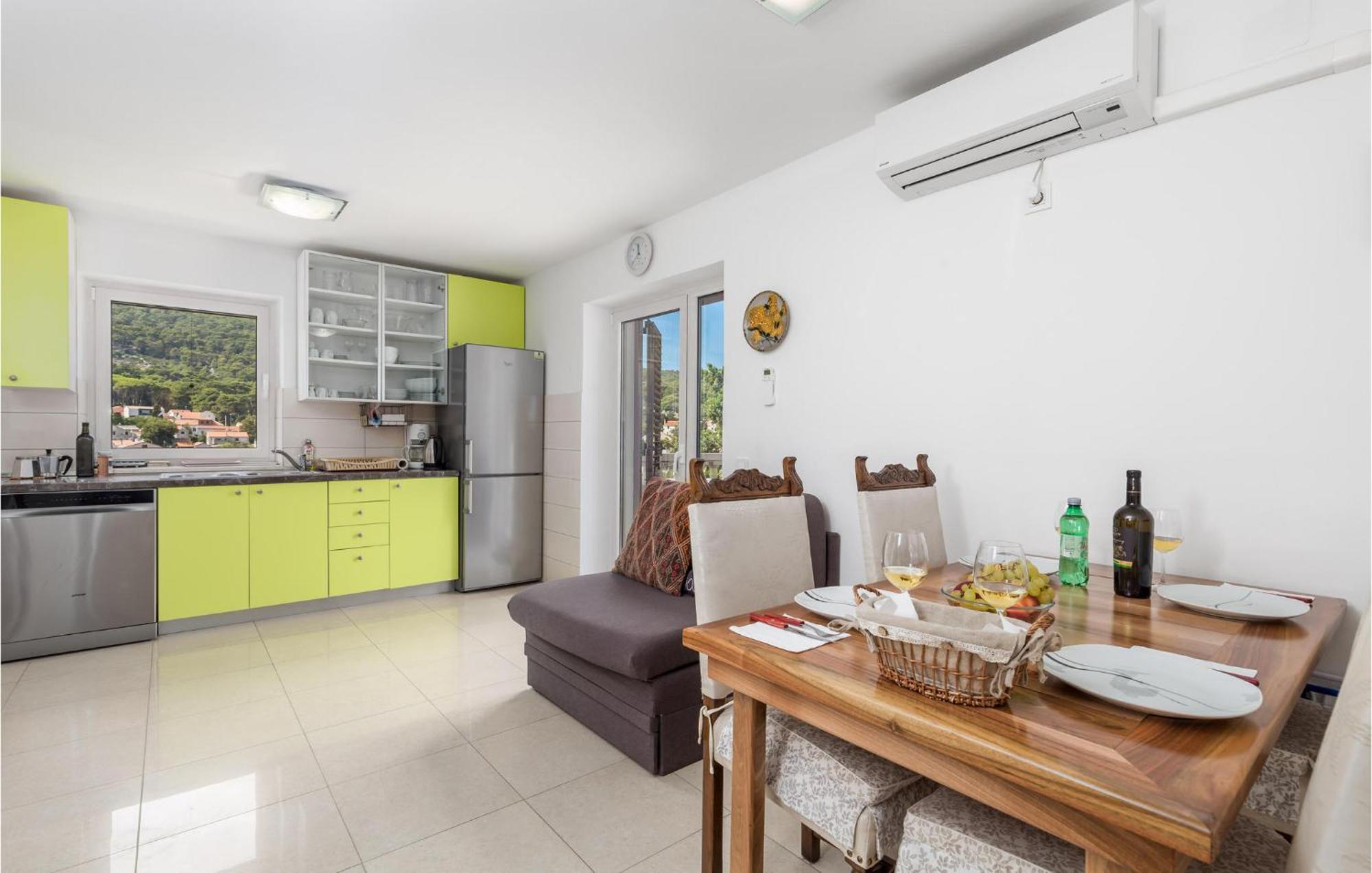 2 Bedroom Awesome Apartment In 베리로신즈 외부 사진