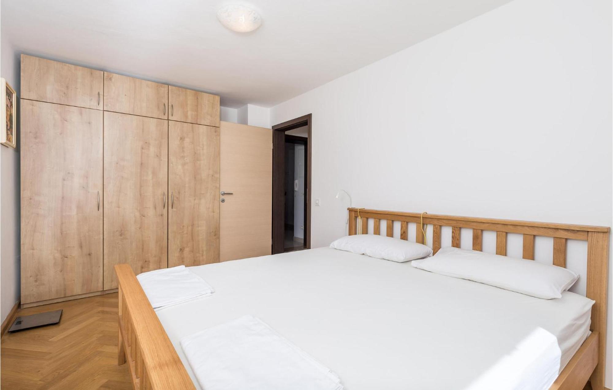 2 Bedroom Awesome Apartment In 베리로신즈 외부 사진