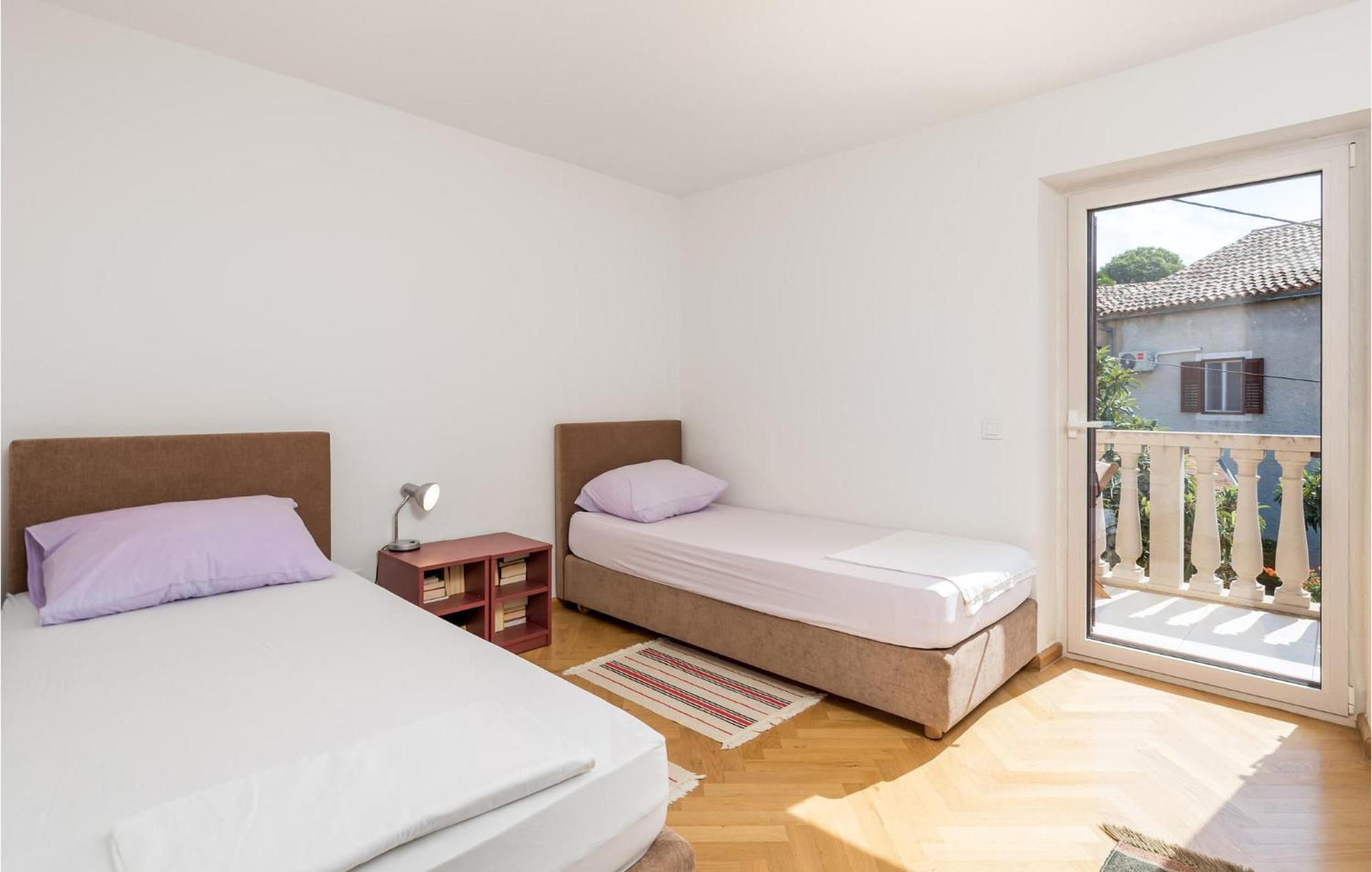 2 Bedroom Awesome Apartment In 베리로신즈 외부 사진